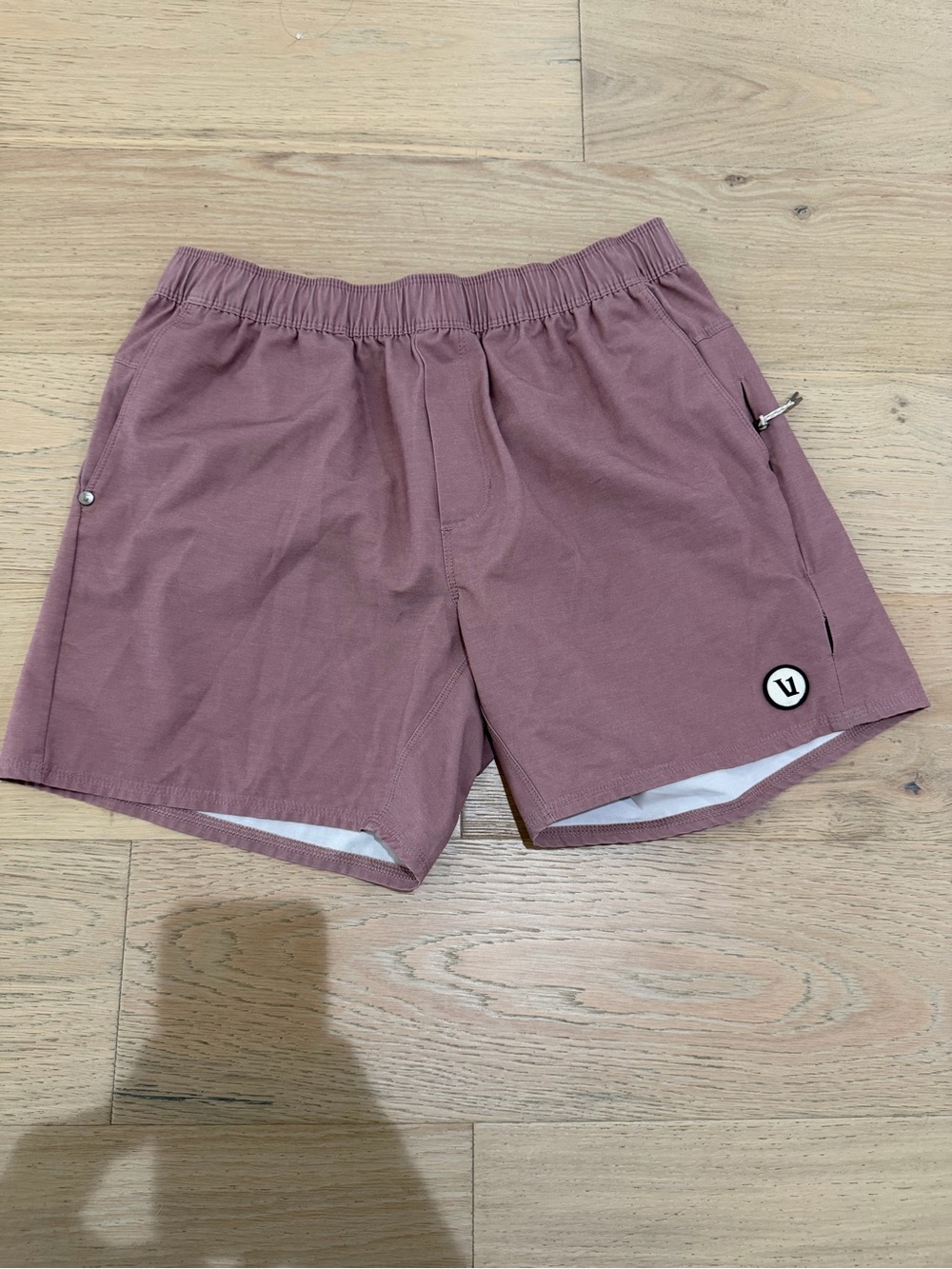 Vuori shorts men’s medium
